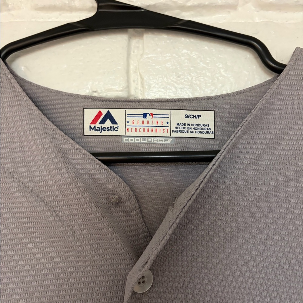 Men’s small New York Yankees majestic button up mlb jersey - Picture 3 of 4